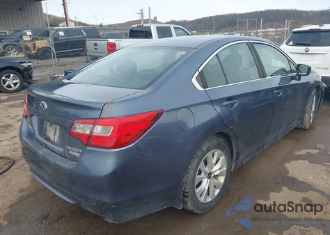 2017 Subaru Legacy 2.5I z USA, uszkodzony, nr VIN 4S3BNAB65H3064983